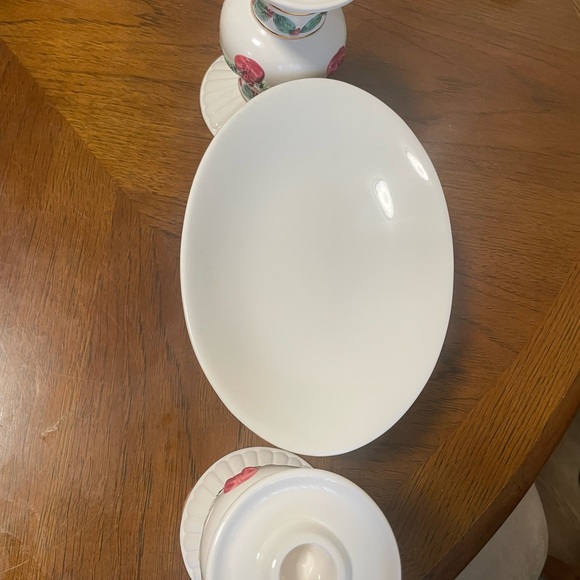 International Silver Company 3
Piece Ivory W/ Gold Trim Ceramic
Christmas Set - Picture 3 of 8